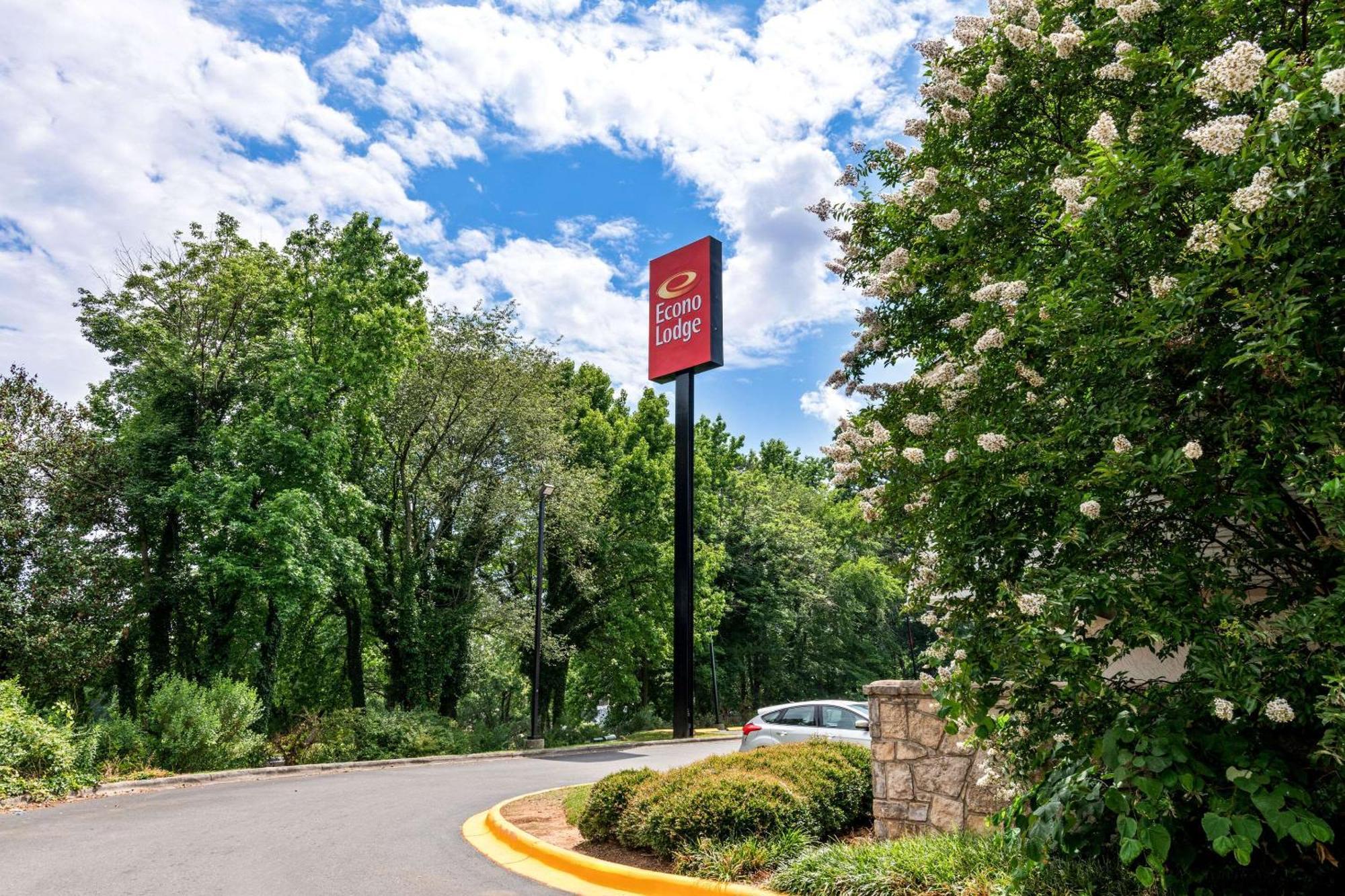 Econo Lodge Charlotte Airport Екстериор снимка